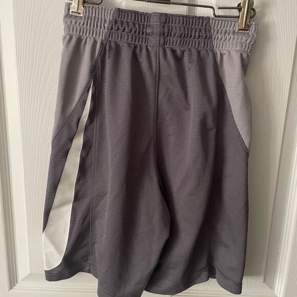 Nike Shorts Gray with White Size Small Basketball Dri Fit - Picture 2 of 6